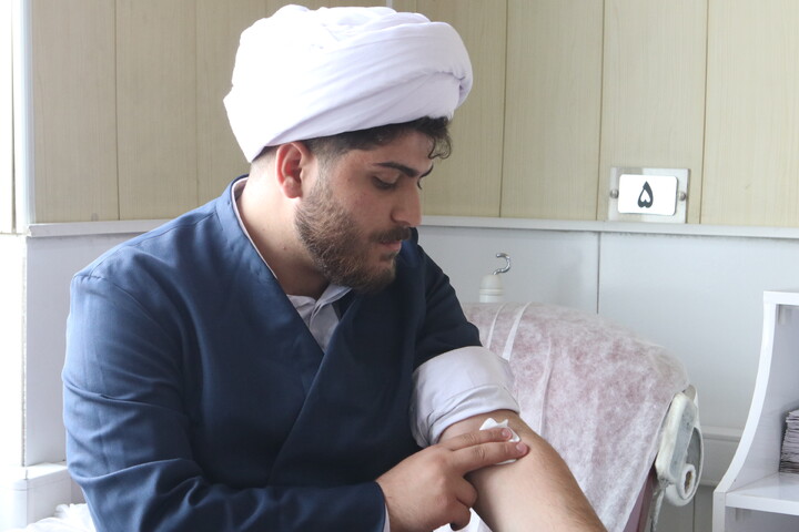 تصاویر/ اهدای خون طلاب حوزه علمیه استان همدان