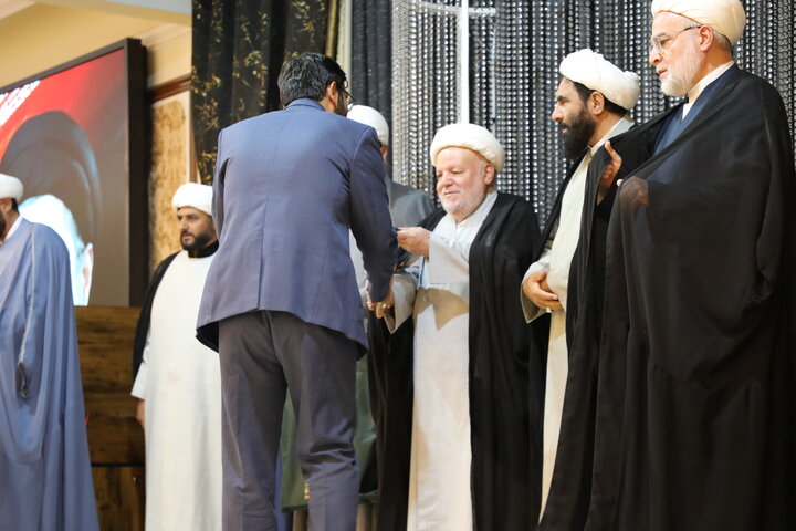 تجیل از اساتید و مبلغان برتر حوزه علمیه امام صادق(ع) بیجار