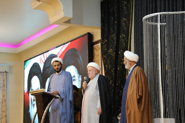 تجیل از اساتید و مبلغان برتر حوزه علمیه امام صادق(ع) بیجار
