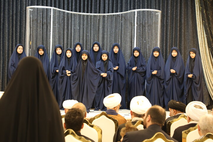 تجیل از اساتید و مبلغان برتر حوزه علمیه امام صادق(ع) بیجار