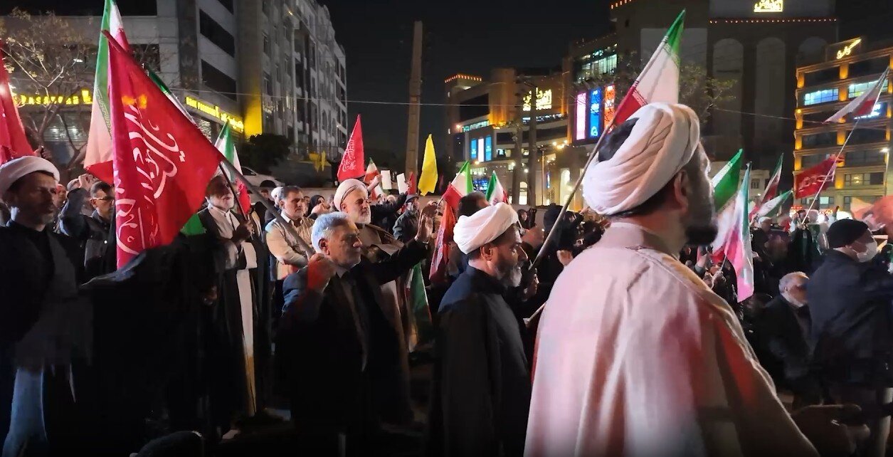 فیلم | حضور معاونین تبلیغ و امور فرهنگی حوزه های علمیه و مدیران ستادهای استانی کانون های فرهنگی و هنری مساجد در اجتماعات شبانه تهران