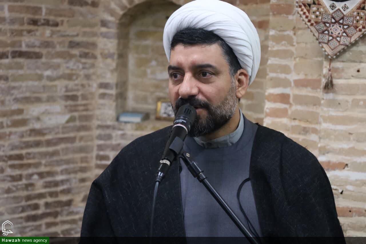 استقامت و شجاعت حضرت زهرا(س) الگویی برای مواجهه با سختی‌ها است