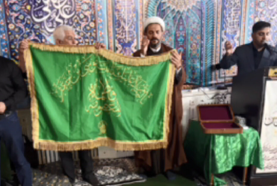 پرچم متبرک حرم حضرت معصومه(سلام‌الله‌علیها) به داغستان روسیه رسید + فیلم