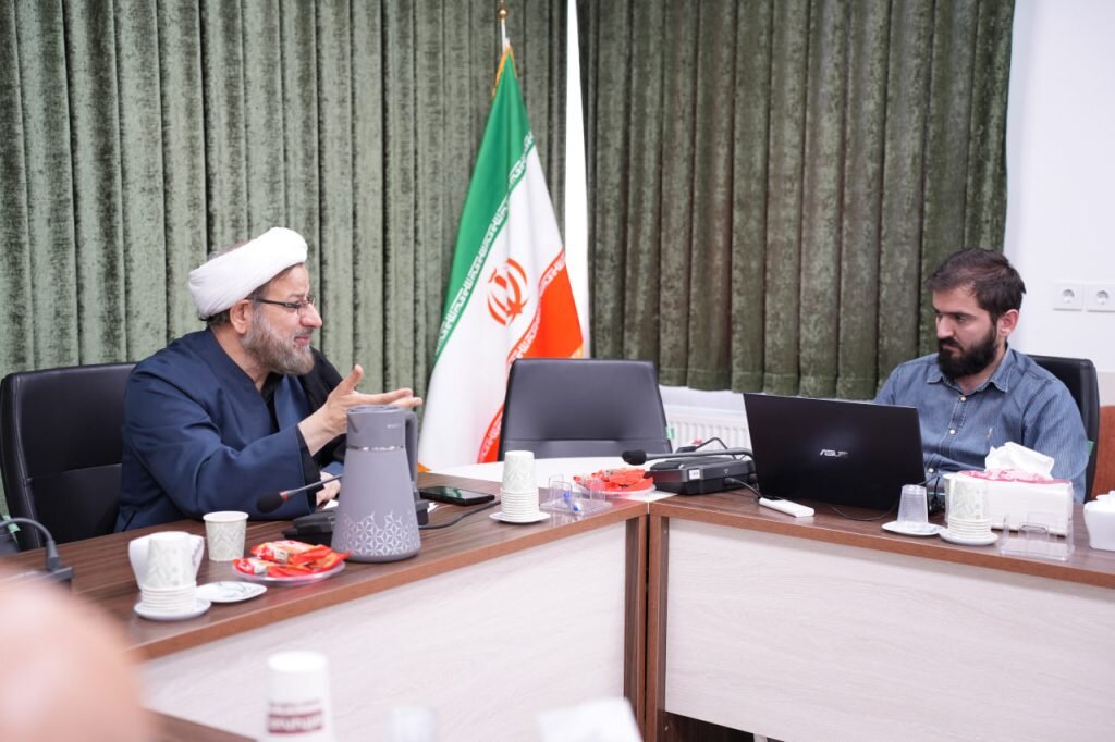 نشست صمیمی رئیس دفتر تبلیغات اسلامی با دانشجویان رشته مطالعات عدالت اجتماعی