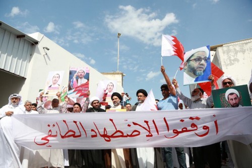 علماء الشيعة في البحرين يعلنون عن وقف صلاة الجمعة والجماعة