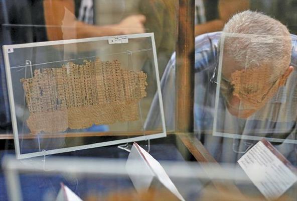 المتحف المصري يعرض أقدم نص مكتوب يعود قدمته إلى القرن 26 قبل الميلاد