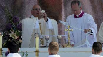 البابا فرنسيس يرفض الربط الإسلام بالإرهاب