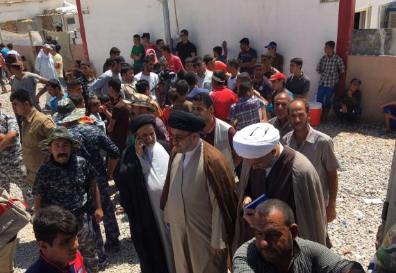 مكتب المرجع السيستاني يوصل مساعداته لـ(7500 عائلة نازحة) في ناحية ديبكه العراقية