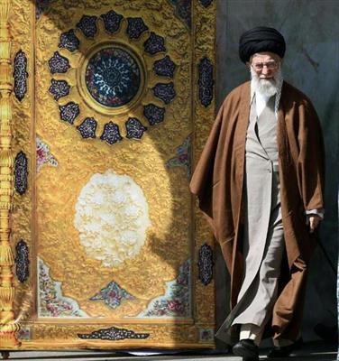 قائد الثورة الاسلامية اية الله العظمى السيد علي خامنئي