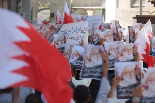 مسيرة حاشدة بالدراز تستنكر منع أكبر صلاة جمعة للشيعة  