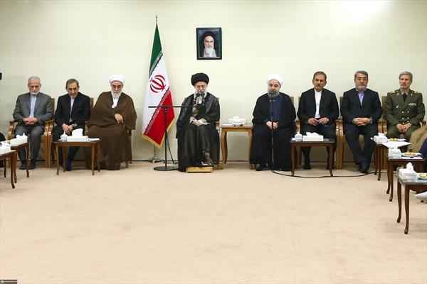 لقاء رئيس الجمهورية وأعضاء مجلس الوزراء بالإمام الخامنئي
