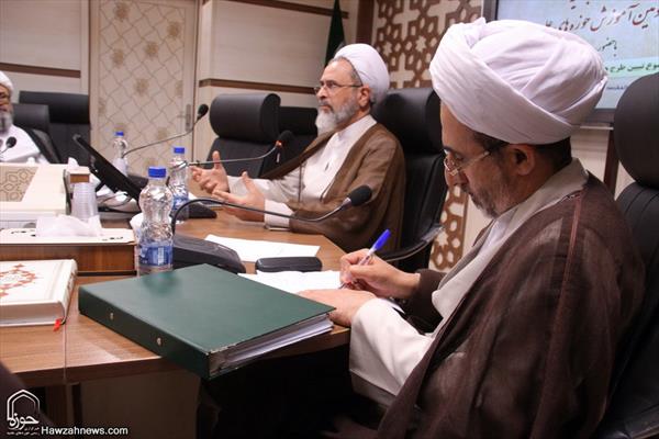 اجتماع مسؤولي التعليم في حوزات إيران العلمية بقم المقدسة