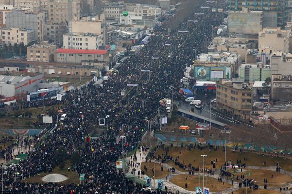  مسيرات مليونية للشعب الايراني بذكرى انتصار الثورة الإسلامية