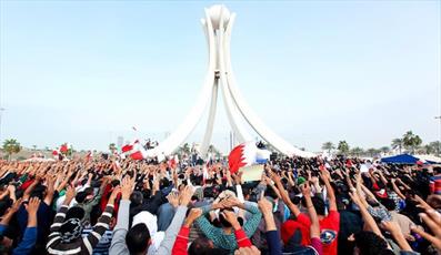 نشطاء: النظام البحريني يفضل الأجنبي على المواطن بجميع الامتيازات