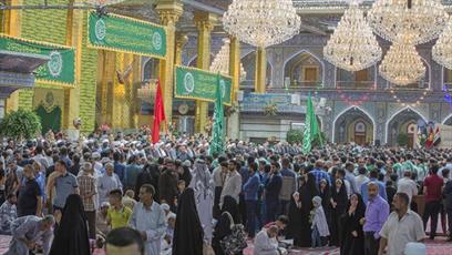 بالصور/ضيوف مهرجان ربيع الشهادة يشاركون في المراسم العبادية في الصحنين الحسيني والعباسي