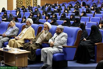  بالصور/ مراسم الاحتفاء بيوم التبليغ الديني وإعلامه في مركز إدارة الحوزات العلمية النسوية في البلاد بقم المقدسة
