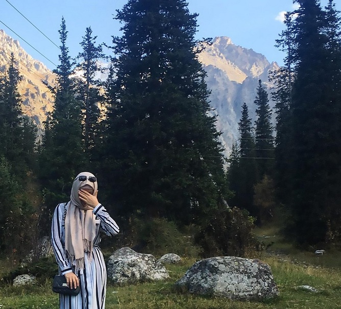 Kyrgyz Beauty Queen Dons Hijab