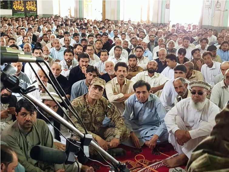 پاکستان کے شہر پاراچنار میں عزاداری امام حسینؑ میں اہلسنت کے بزرگان کی شرکت 