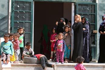 Christians offer food to poor Muslims celebrating Ramadan in war-ravaged Aleppo in gesture of solidarity