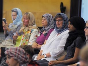 Dearborn mosque interfaith event helps ‘build a bridge’