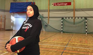 Basketball: FIBA allows player to wear hijab on court