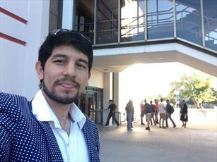 Muslim student in US promotes understanding by gifting Qurans