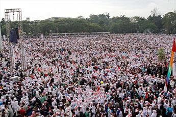 Religious tolerance at the Prophet  celebration in Indonesia