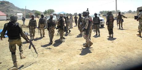 Nigerian Armed police surrounding IMN center 