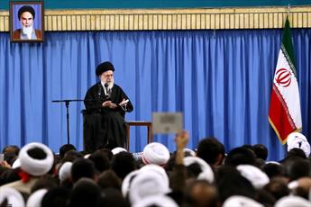 Photos: People of Qom meet with Ayatollah Khamenei 