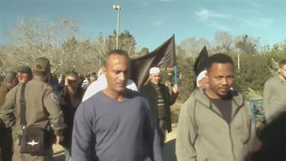 Palestinians protest Israeli atrocities outside Knesset