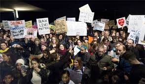 Americans protesters chant “Bibi go home" as Netanyahu visits US