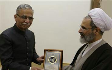 Ayat. Arafi receives Vice-chancellor of Aligarh Muslim University