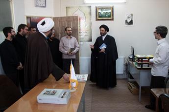 Senior Seminary Official  visits Hawzah News Agency