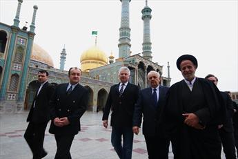 Hungarian delegation visit Lady Masuma shrine in Qom