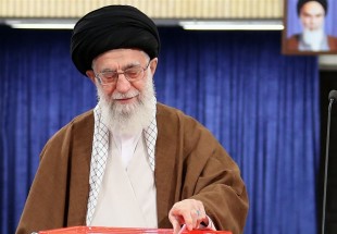 The Leader votes in presidential election of Iran