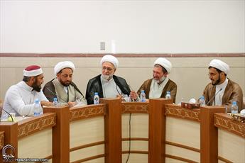 Anti-takfiri movements officials receive British scholars in Qom