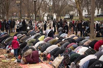 Muslims pray outside White House to protest Trump's move