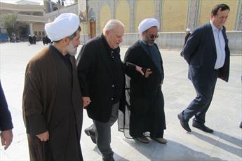 Visite de l'ambassadeur de Palestine au musée et à la bibliothèque du mausolée de Fatima Ma'soumeh (s)