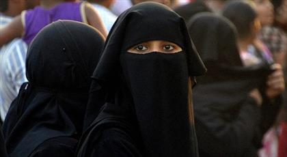Après son interdiction à l’école, l’Algérie interdit le niqab dans les institutions publiques