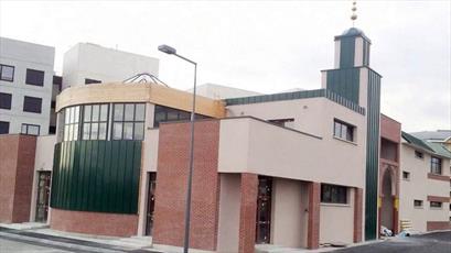 La mosquée Maryam, la première édifiée à Caen, ouvre ses portes aux fidèles