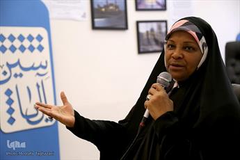 C’est le monothéisme qui m’a conduite à l’islam 