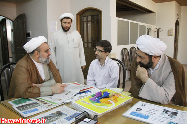 تصاویر بازدید مسئول بعثه مقام معظم رهبری در کربلا از خبرگزاری و هفته‌نامه افق حوزه