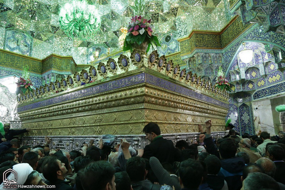 تصاویر/ حال و هوای حرم کریمه اهل بیت(ع) در لحظه تحویل سال نو