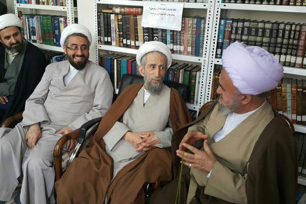 عیادت عضو خبرگان از آیت الله باریک بین