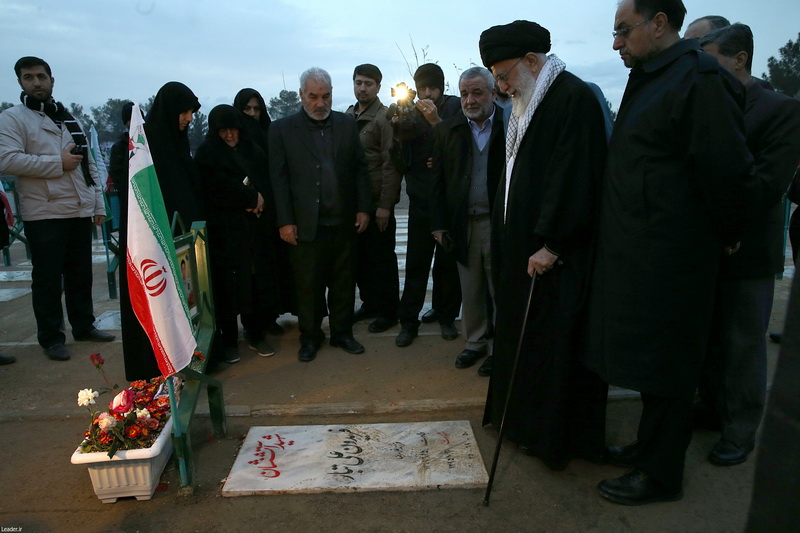 تصاویر/ حضور رهبر معظم انقلاب در مرقد مطهر امام راحل و گلزار شهدای بهشت زهرا