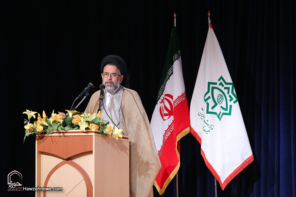 وزارت اطلاعات تحت امر مستقیم ولایت فقیه است/ در انتشار اسناد ساواک گزینشی عمل نکرده ایم