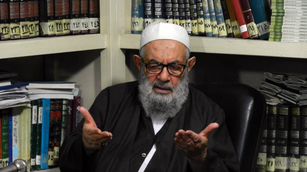 فیلمی از آخرین نماز ظهر عاشورای مرحوم آیت‌ الله فاضلیان