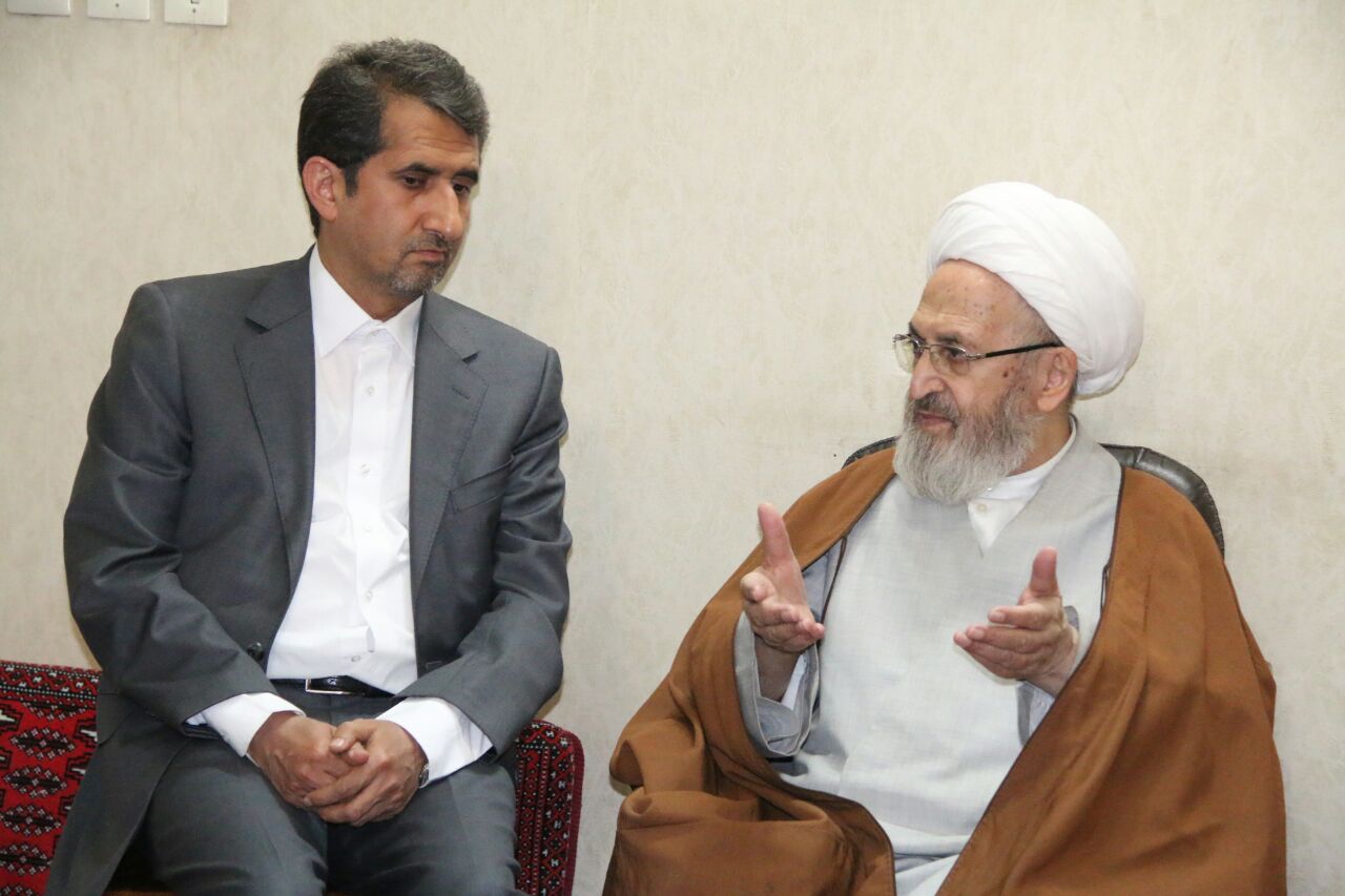انتقاد آیت الله العظمی سبحانی از نحوه پخت نان در قم