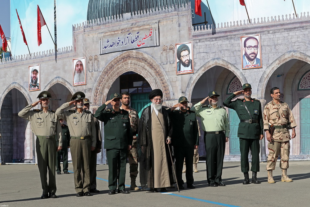 تصاویر/ حضور فرمانده کل قوا در مراسم دانش‌آموختگی دانشجویان دانشگاه امام حسین (ع)