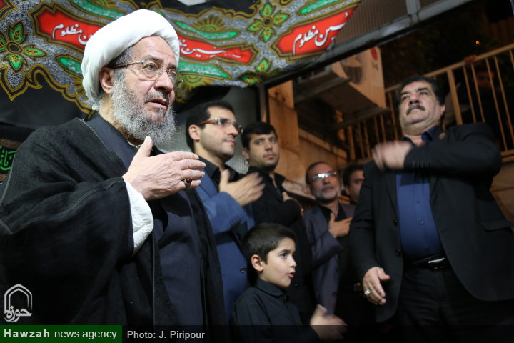 تصاویر/ شب سوم مراسم عزاداری اباعبدالله الحسین(ع) در منزل آیت الله مقتدایی 